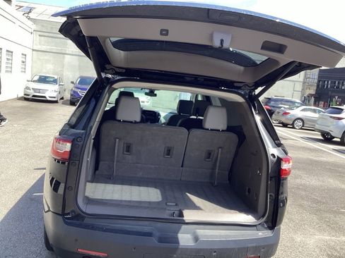 Used 2018 Chevrolet Traverse LT w/ LPO, Floor Liner Package AWD/4WD image 11