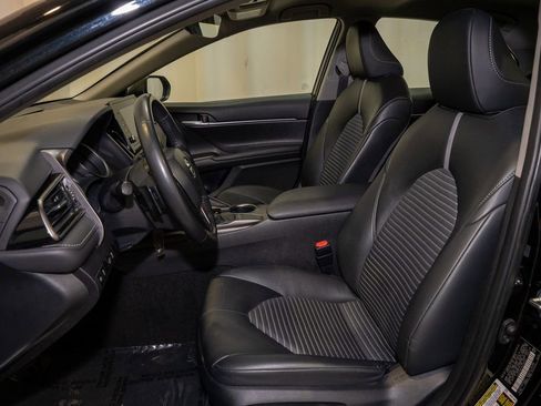 Used 2024 Toyota Camry SE image 9