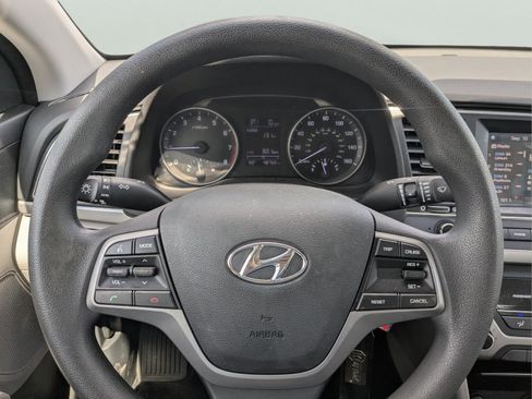Used 2017 Hyundai Elantra SE FWD image 27