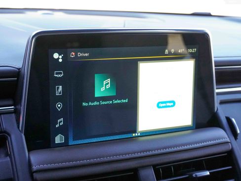 Used 2024 Chevrolet Tahoe Z71 w/ Luxury Package image 25