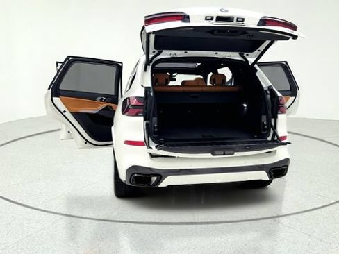 Used 2025 BMW X5 sDrive40i w/ M Sport Package RWD image 17