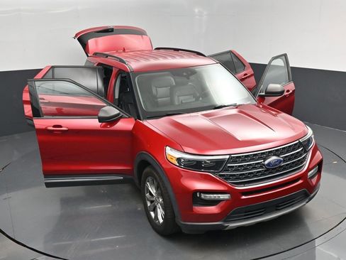 Used 2020 Ford Explorer XLT w/ Equipment Group 202A image 47