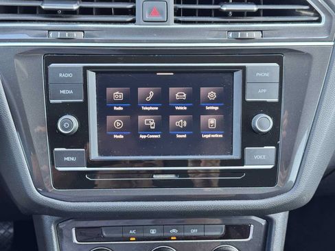 Used 2020 Volkswagen Tiguan S FWD image 40