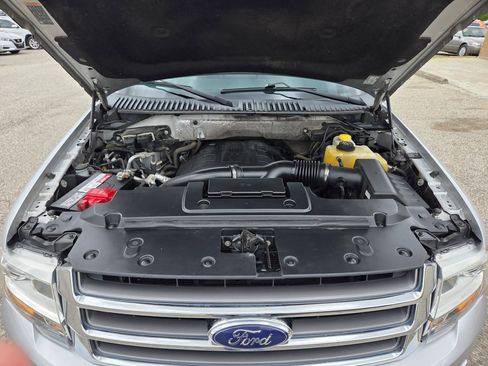 Used 2017 Ford Expedition Limited w/ Equipment Group 301A AWD/4WD image 20