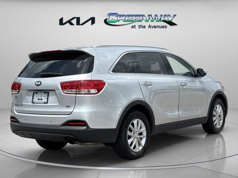 Used 2018 Kia Sorento FWD image 7