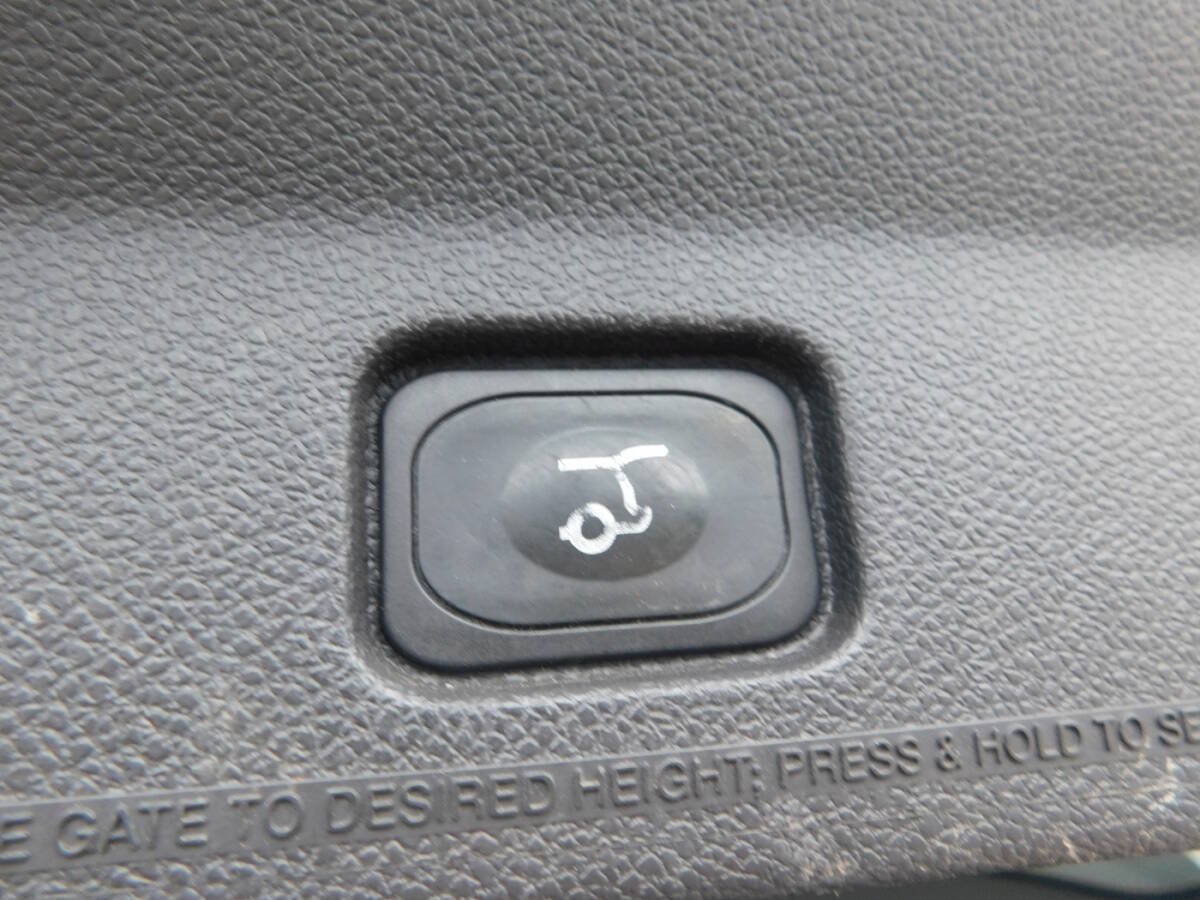 Used 2014 Ford Explorer XLT w/ Equipment Group 202A AWD/4WD image 5