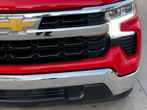 Used 2025 Chevrolet Silverado 1500 LT image 7