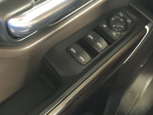 Used 2019 GMC Sierra 1500 SLT w/ SLT Premium Plus Package AWD/4WD image 27