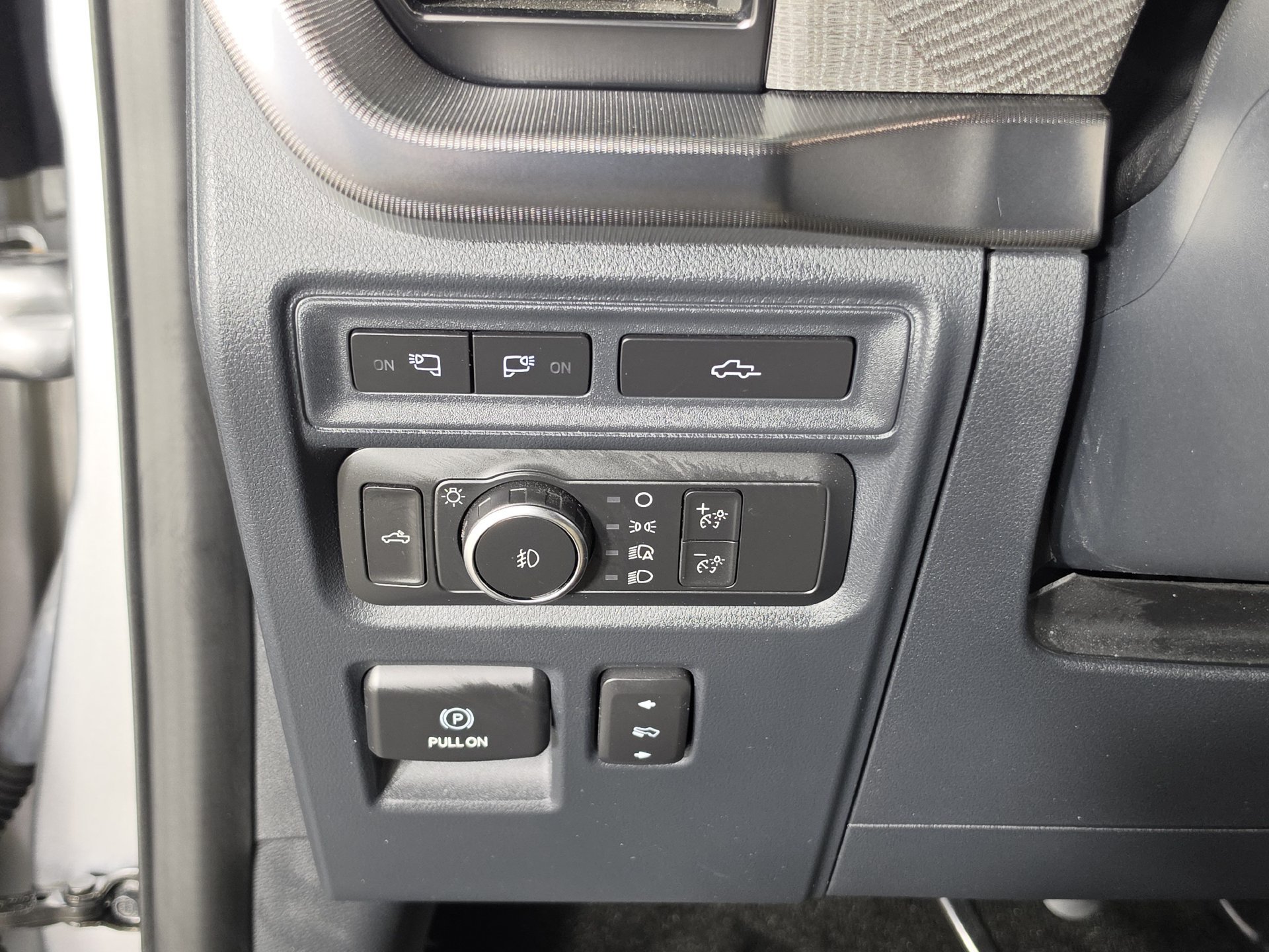 Used 2022 Ford F150 Platinum w/ Equipment Group 701A High AWD/4WD image 9