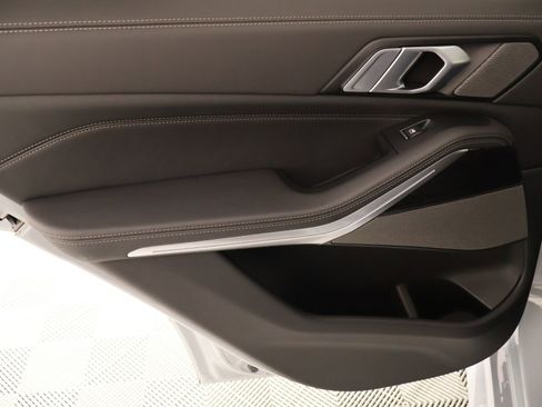 New 2026 BMW X5 xDrive40i w/ M Sport Package AWD/4WD image 18