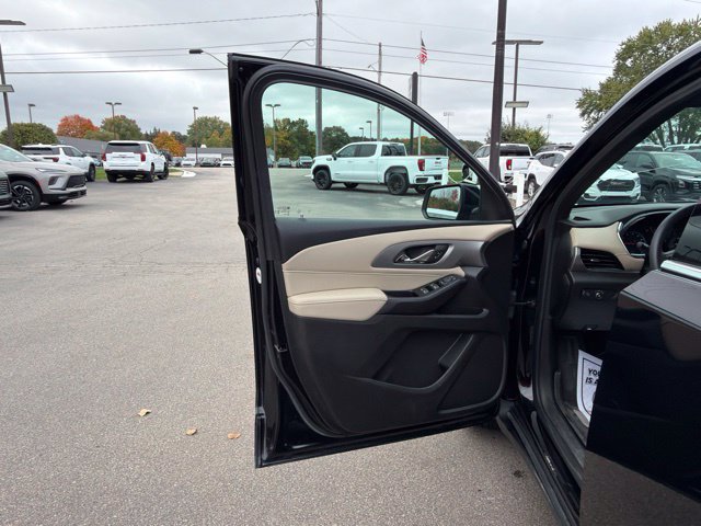 Used 2023 Chevrolet Traverse LS w/ Safety Package AWD/4WD image 12