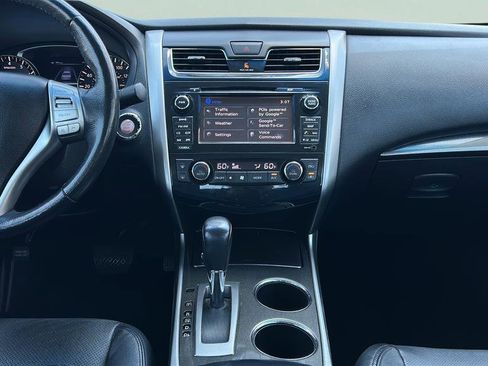 Used 2013 Nissan Altima 2.5 SL w/ Technology Pkg FWD image 23