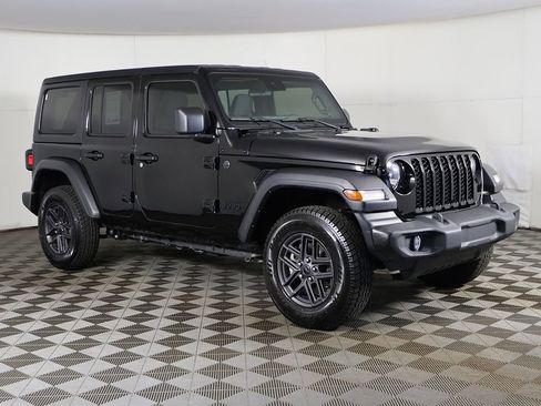 Used 2024 Jeep Wrangler Unlimited Sport AWD/4WD image 2