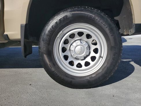 Used 2023 Chevrolet Colorado W/T image 5