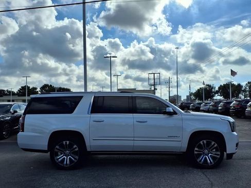 Used 2019 GMC Yukon XL Denali w/ Denali Ultimate Package AWD/4WD image 21