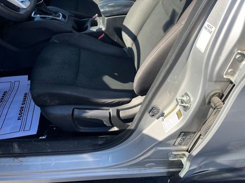 Used 2019 Nissan Rogue Sport S image 19