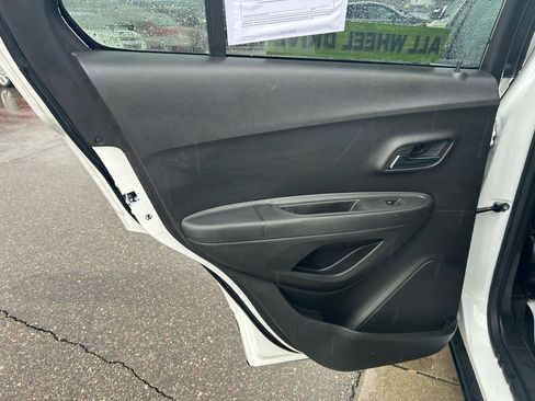 Used 2017 Chevrolet Trax LS image 12