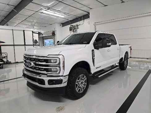 Used 2024 Ford F250 Lariat w/ FX4 Off-Road Package AWD/4WD image 5
