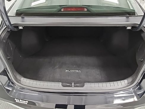 Used 2025 Hyundai Elantra Sport image 28