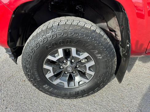 Used 2022 Toyota Tacoma SR AWD/4WD image 21