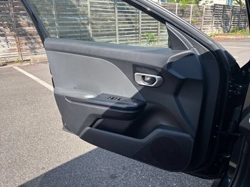 Used 2025 Kia K4 FWD image 18