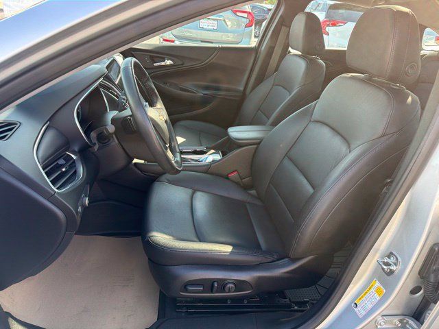 Certified 2019 Chevrolet Malibu LT w/ Leather Package FWD image 12