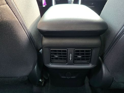 Used 2022 Toyota RAV4 LE image 16