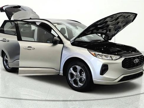 Used 2024 Ford Escape ST-Line w/ Tech Pack #1 AWD/4WD image 8