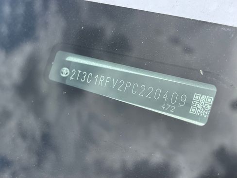 Used 2023 Toyota RAV4 XLE Premium image 13