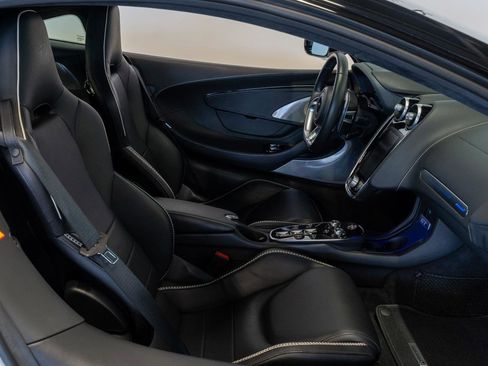 Used 2022 McLaren GT image 9