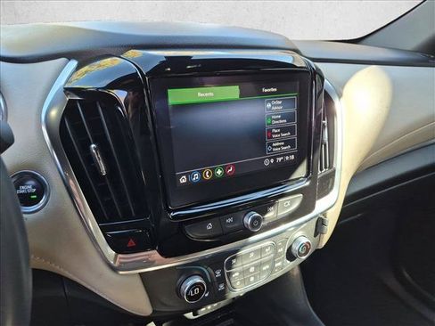 Used 2022 Chevrolet Traverse LT AWD/4WD image 14