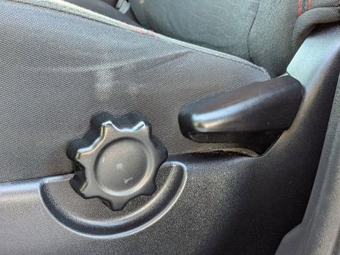 Used 2018 Toyota Tacoma SR5 image 17