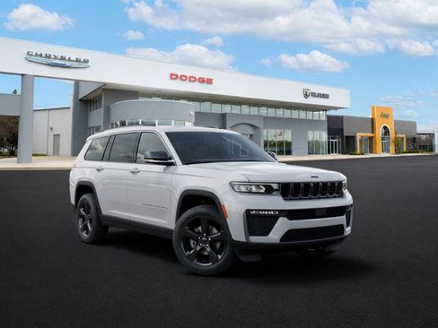 New 2026 Jeep Grand Cherokee L Limited w/ Limited Altitude Package AWD/4WD image 5