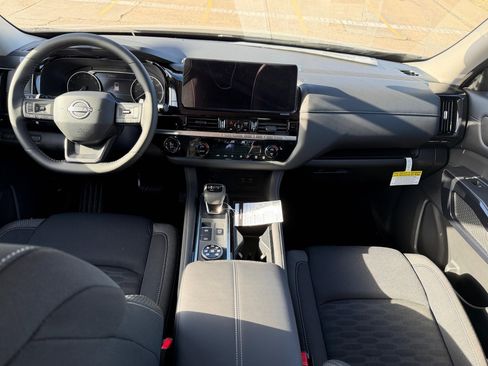 New 2026 Nissan Pathfinder SV image 10