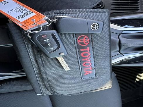 Certified 2023 Toyota Corolla LE image 29