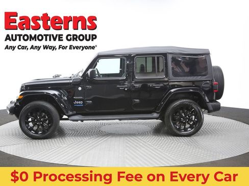 Used 2021 Jeep Wrangler Unlimited Sahara w/ Cold Weather Group AWD/4WD image 60