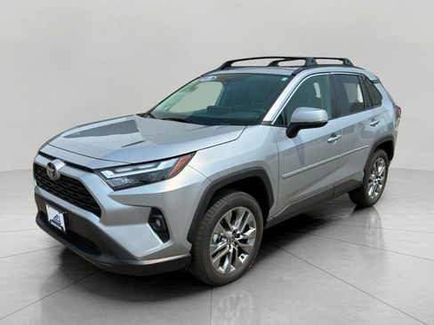 Used 2025 Toyota RAV4 XLE Premium w/ Weather Package AWD/4WD image 4