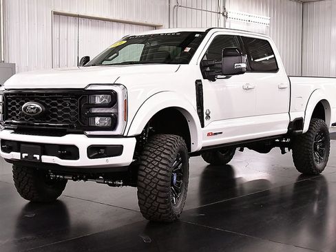 New 2026 Ford F250 Lariat w/ Black Appearance Package AWD/4WD image 3