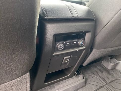 Certified 2023 Chevrolet Traverse LT FWD image 19