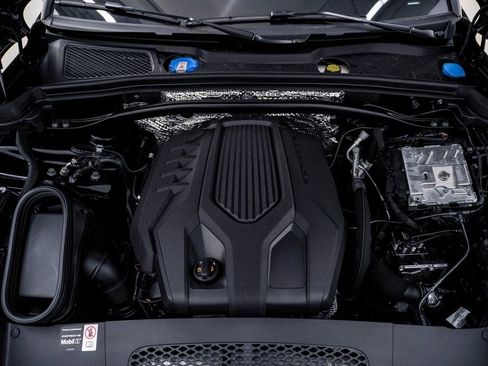 New 2026 Porsche Macan image 29