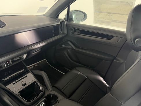 New 2026 Porsche Cayenne GTS image 20