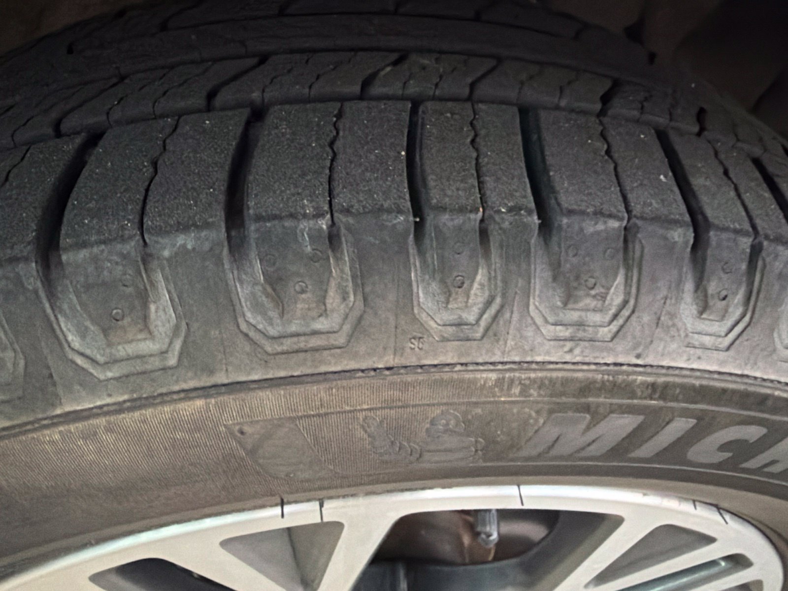 Used 2020 Ford Escape SEL FWD image 3