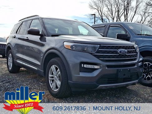 Used 2022 Ford Explorer XLT w/ Equipment Group 202A image 1