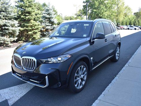 Used 2024 BMW X5 xDrive40i w/ Premium Package AWD/4WD image 3