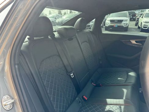 Used 2020 Audi S4 Premium Plus w/ Premium Plus Package image 11