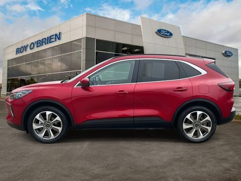 Certified 2023 Ford Escape Platinum image 2