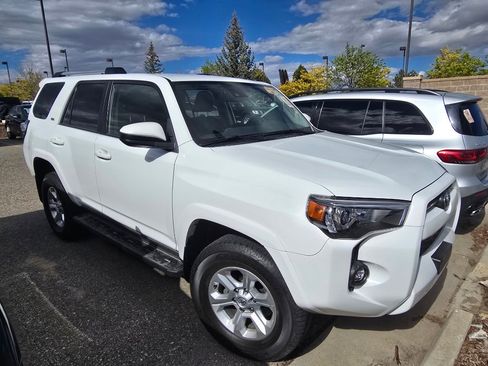 Used 2023 Toyota 4Runner SR5 AWD/4WD image 15