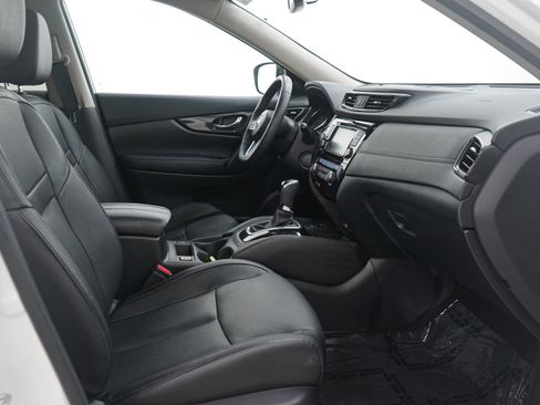 Used 2019 Nissan Rogue SL w/ Premium Package image 13