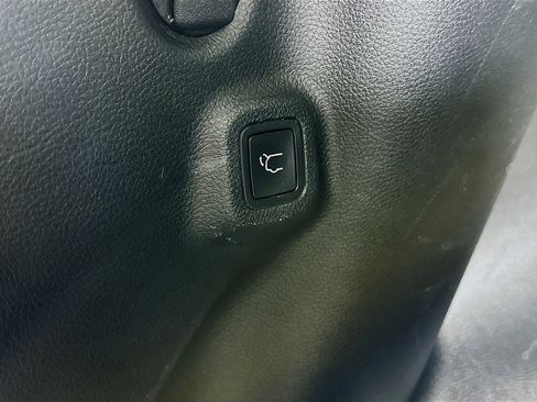 Used 2018 Jeep Compass Altitude image 27