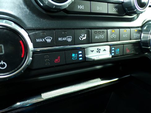 Used 2021 Ford F150 Lariat image 49